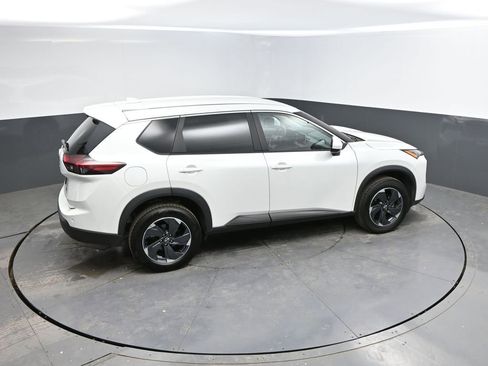 Used 2025 Nissan Rogue SV image 27