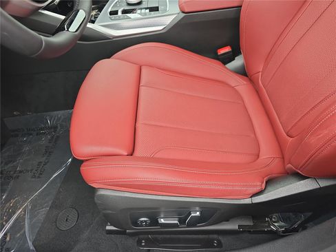 Used 2025 BMW 330i Sedan image 14