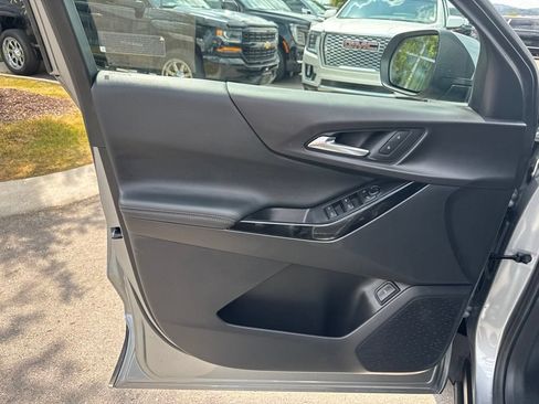 Used 2026 Chevrolet Equinox LT w/ Convenience Package II AWD/4WD image 9