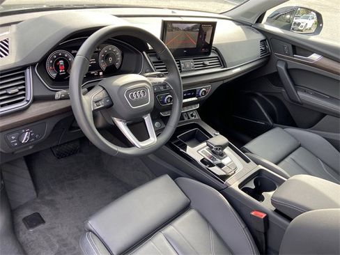 Certified 2025 Audi Q5 2.0T Premium Plus w/ Premium Plus Package image 24
