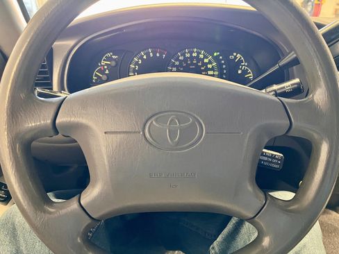 Used 2000 Toyota Tundra SR5 image 10