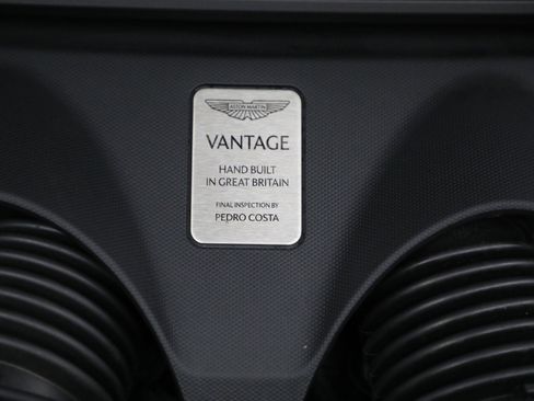 Used 2025 Aston Martin V8 Vantage Coupe image 33