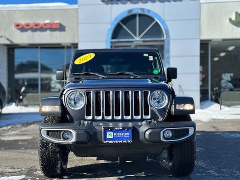 Used 2023 Jeep Wrangler Sahara w/ Cold Weather Group image 9