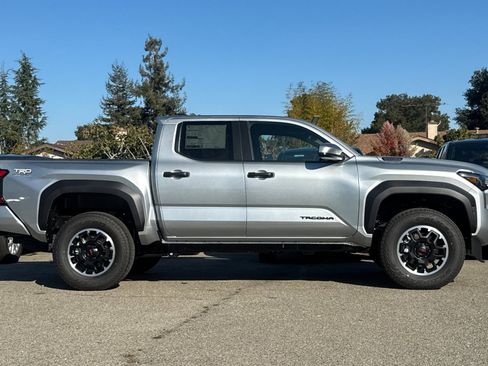 New 2025 Toyota Tacoma TRD Off-Road image 9