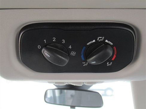 Used 2018 Ford Transit 150 XLT image 18