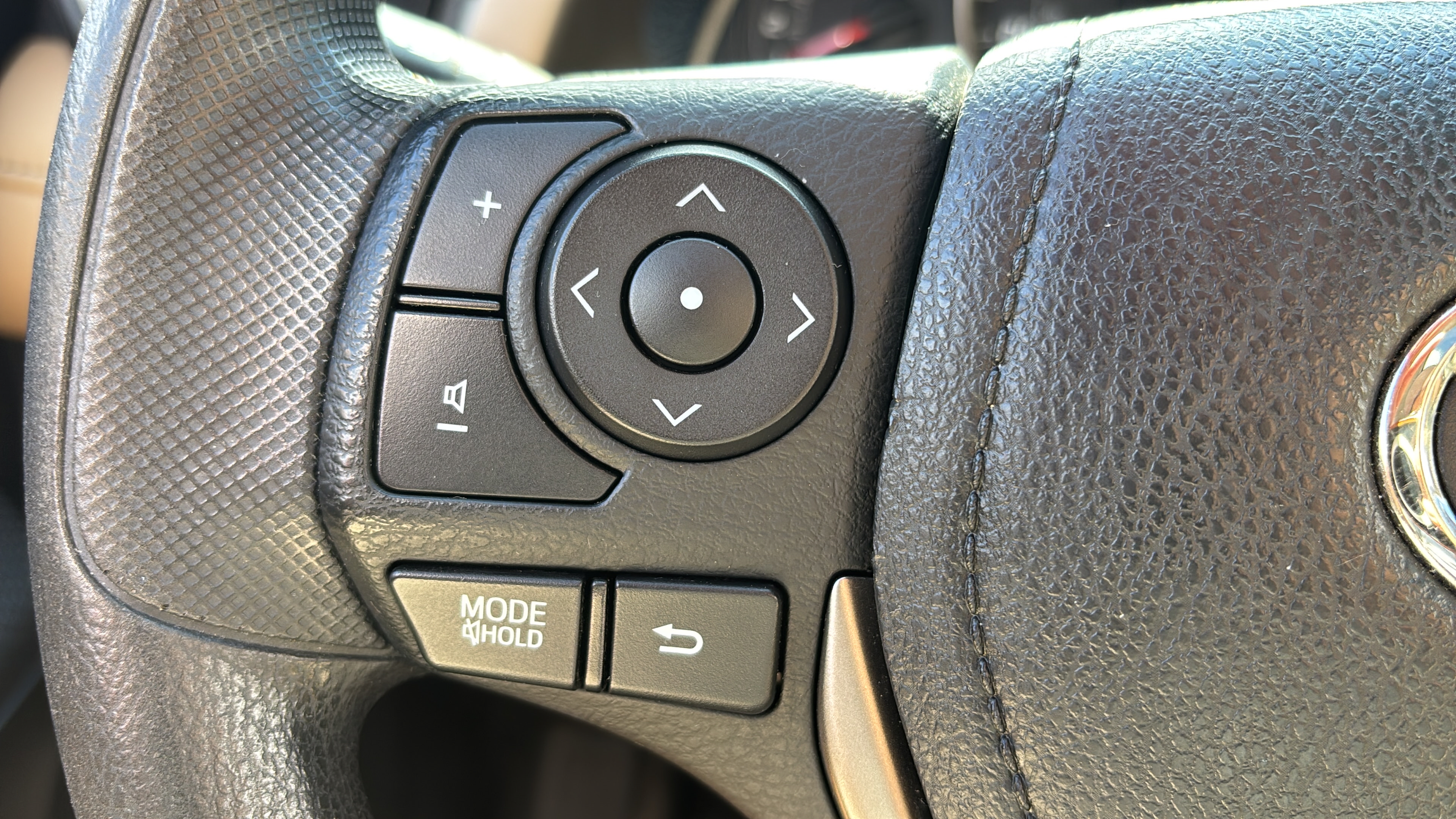 Used 2013 Toyota RAV4 XLE FWD image 25