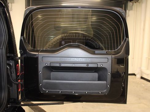 Certified 2024 Land Rover Defender 130 V8 image 40