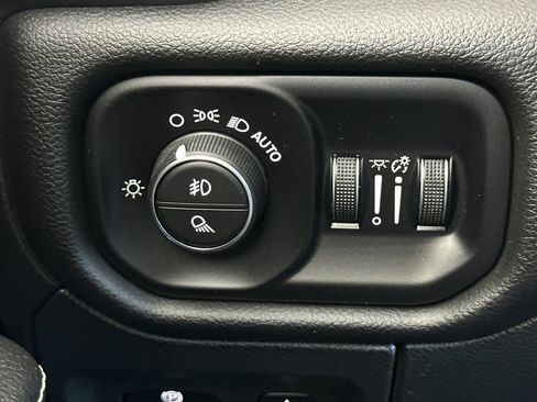 Used 2025 RAM 1500 Laramie image 42