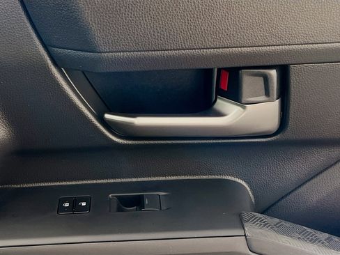 Used 2025 Toyota Tacoma TRD Off-Road image 32