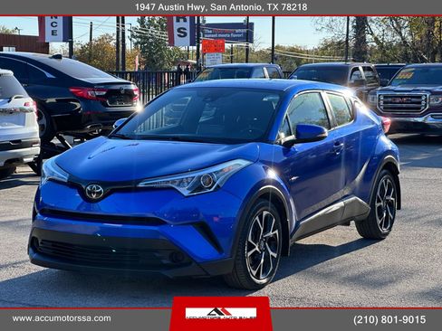 Used 2019 Toyota C-HR XLE image 2