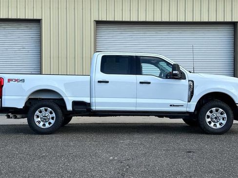 Used 2023 Ford F250 XLT w/ FX4 Off-Road Package image 7