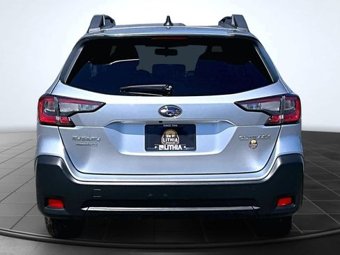 Used 2025 Subaru Outback Premium AWD/4WD image 5