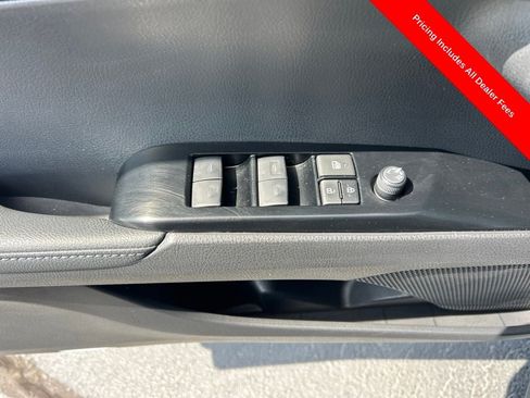 Used 2025 Toyota Camry XSE FWD image 4