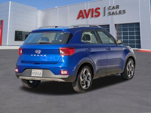 Used 2025 Hyundai Venue SEL image 6