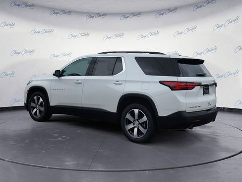 Used 2023 Chevrolet Traverse LT w/ LT Premium Package image 3