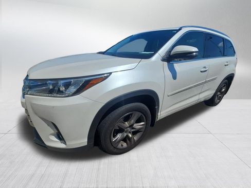Used 2017 Toyota Highlander Limited Platinum AWD/4WD image 4
