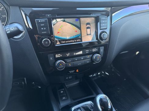 Used 2022 Nissan Rogue Sport SL FWD image 14