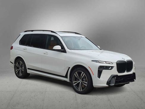 New 2026 BMW X7 xDrive40i w/ Executive Package image 2