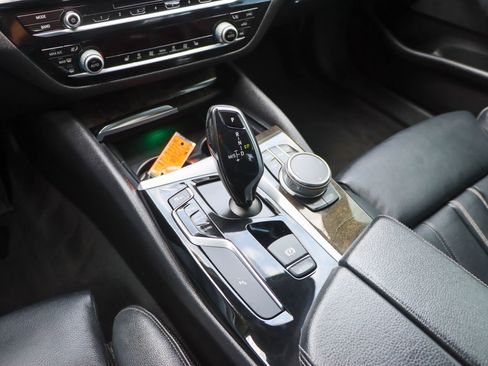 Used 2018 BMW 540i w/ Premium Package RWD image 42