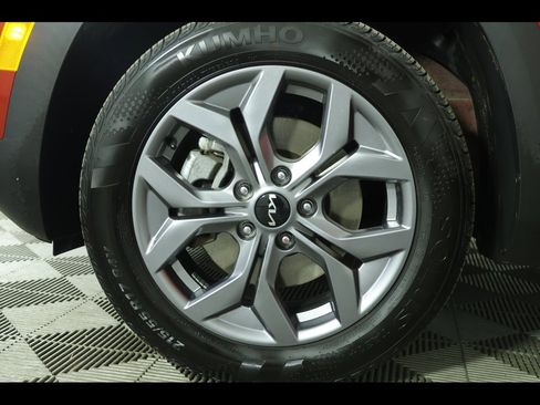 Used 2024 Kia Seltos S image 10