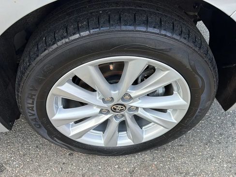 Used 2023 Toyota Corolla SE FWD image 9