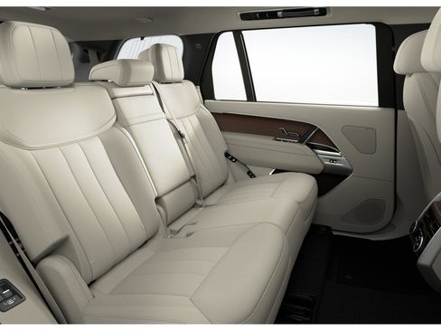 New 2026 Land Rover Range Rover Long Wheelbase SE AWD/4WD image 7