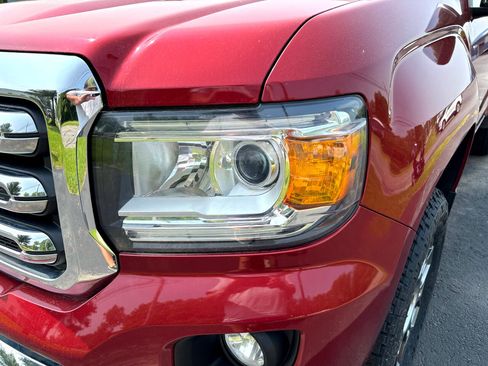 Used 2015 GMC Canyon SLT w/ Driver Alert Package image 10