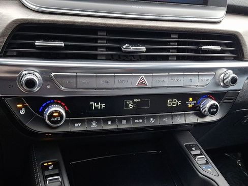 Used 2022 Kia Telluride EX w/ EX Premium Package image 10