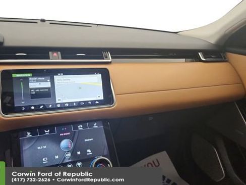 Used 2018 Land Rover Range Rover Velar R-Dynamic SE image 20