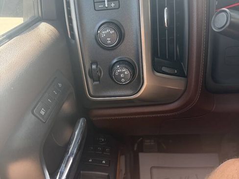 Used 2018 Chevrolet Silverado 1500 High Country AWD/4WD image 20