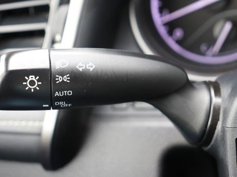 Used 2023 Toyota Camry SE image 22