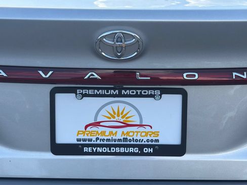 Used 2019 Toyota Avalon XLE w/ Moonroof Package FWD image 26