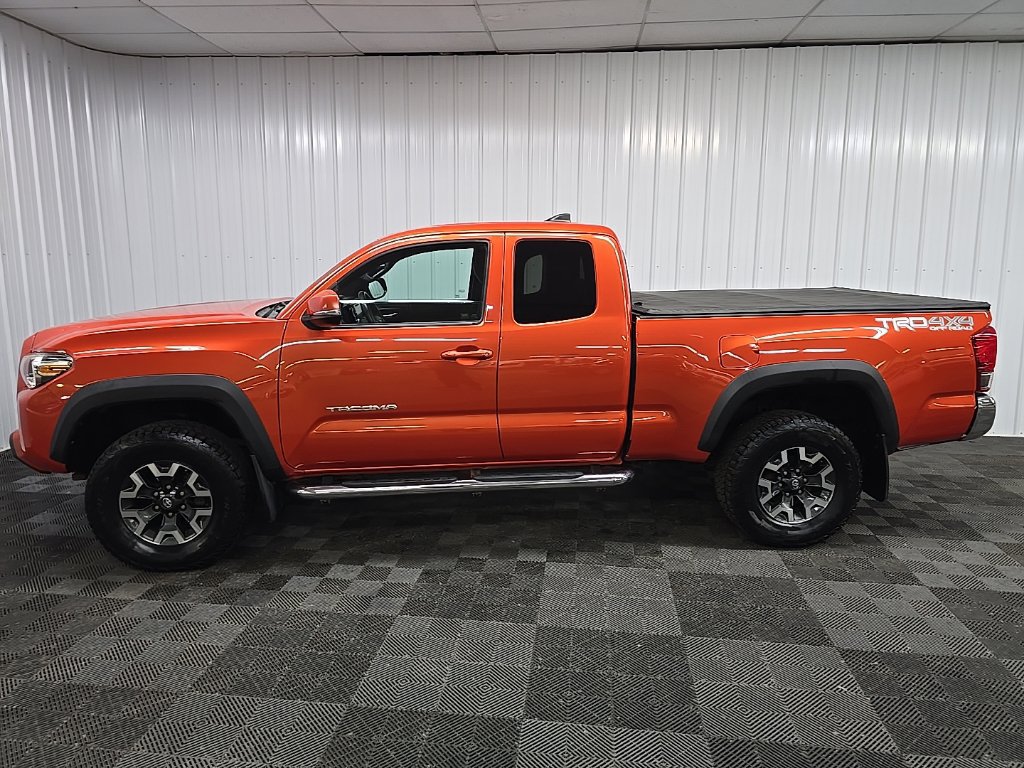 Used 2017 Toyota Tacoma TRD Off-Road w/ Tow Package AWD/4WD image 5