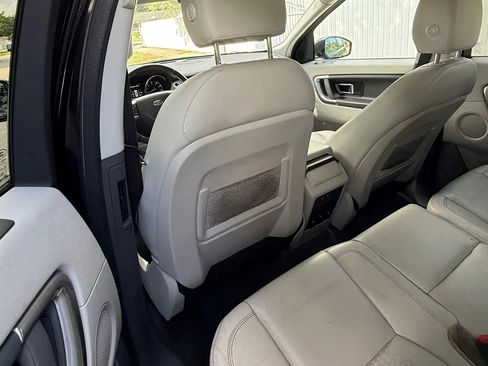 Used 2016 Land Rover Discovery Sport SE image 14