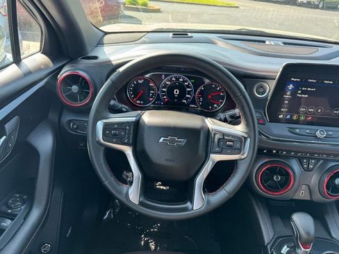 Used 2025 Chevrolet Blazer RS FWD image 12