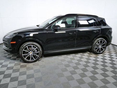 Certified 2023 Porsche Cayenne AWD/4WD image 2