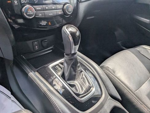 Used 2017 Nissan Rogue SL AWD/4WD image 20