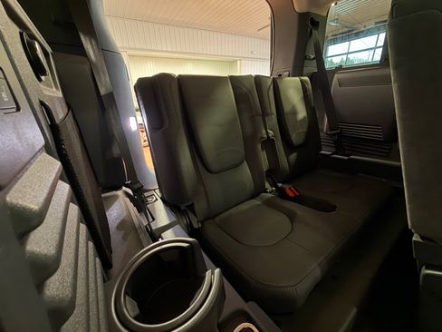 Used 2021 Land Rover Defender 110 X-Dynamic HSE image 29