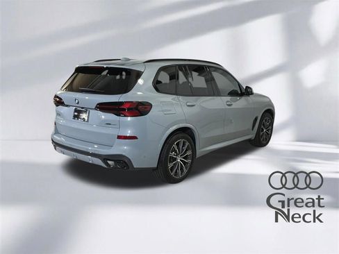 Used 2026 BMW X5 xDrive40i w/ M Sport Package AWD/4WD image 10