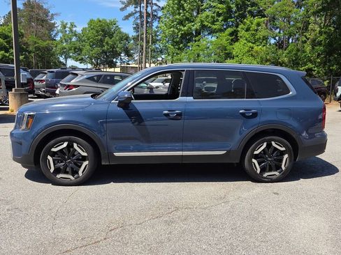 Used 2025 Kia Telluride S FWD image 4