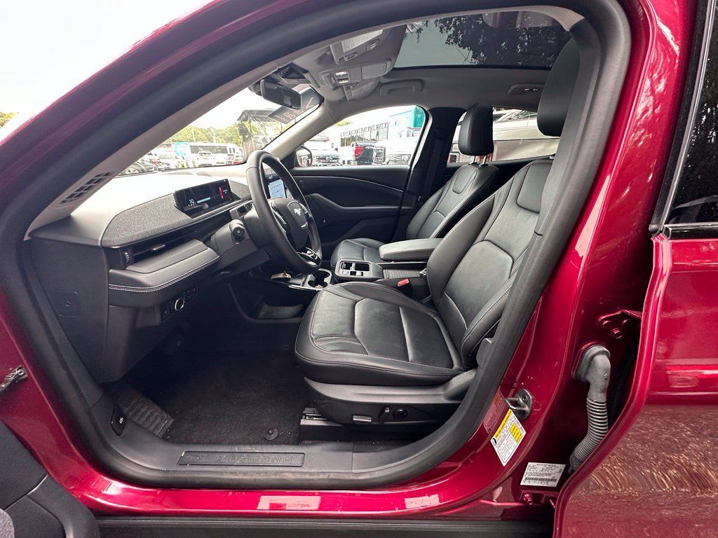Used 2025 Ford Mustang Mach-E Premium AWD/4WD image 9