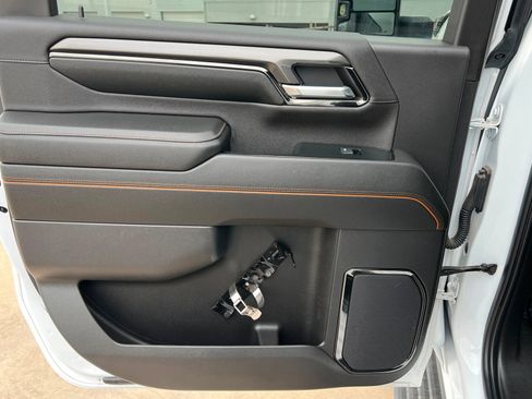 Used 2024 GMC Sierra 2500 AT4 w/ AT4 Premium Plus Package image 18