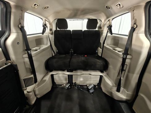 Used 2012 Dodge Grand Caravan SXT FWD image 20