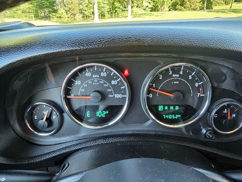 Used 2015 Jeep Wrangler Unlimited Sahara AWD/4WD image 36