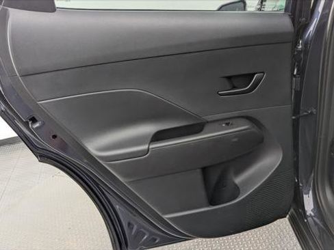 Used 2025 Hyundai Kona SEL AWD/4WD image 16