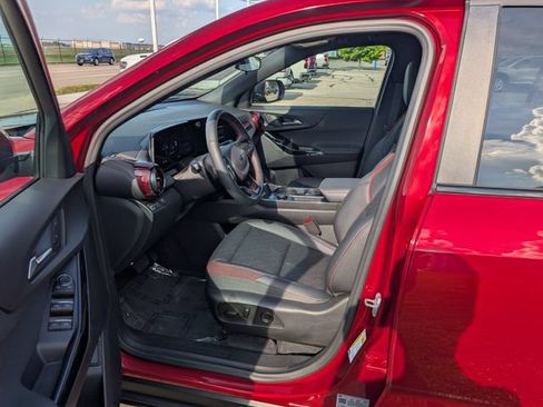 Used 2026 Chevrolet Equinox RS FWD image 11