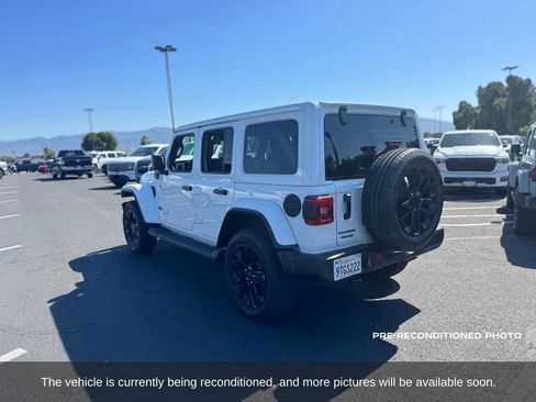 Used 2025 Jeep Wrangler Unlimited Sahara AWD/4WD image 3