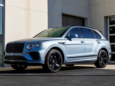 Used 2023 Bentley Bentayga image 27