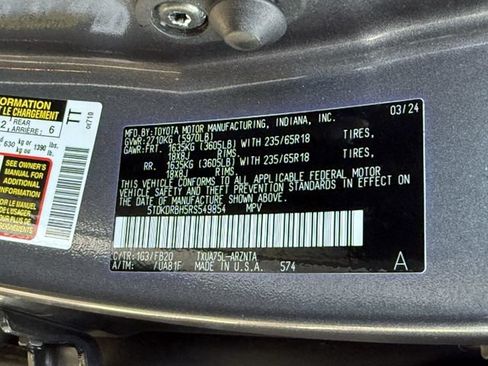 Used 2024 Toyota Highlander LE AWD/4WD image 33