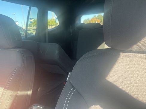 Used 2025 GMC Acadia Elevation image 11